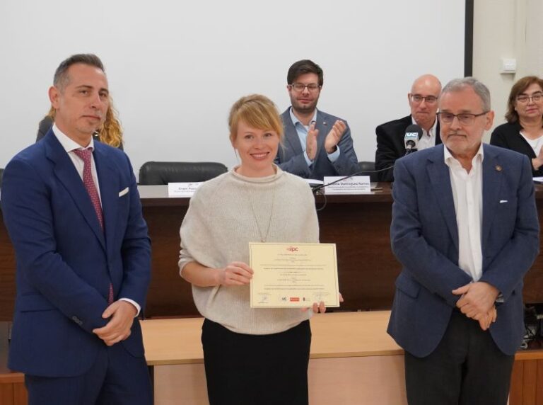 Premio a la mejor tesis IIIPC