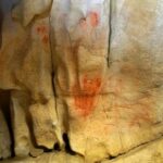 Vista del panel principal del fondo de la caverna Chufin.