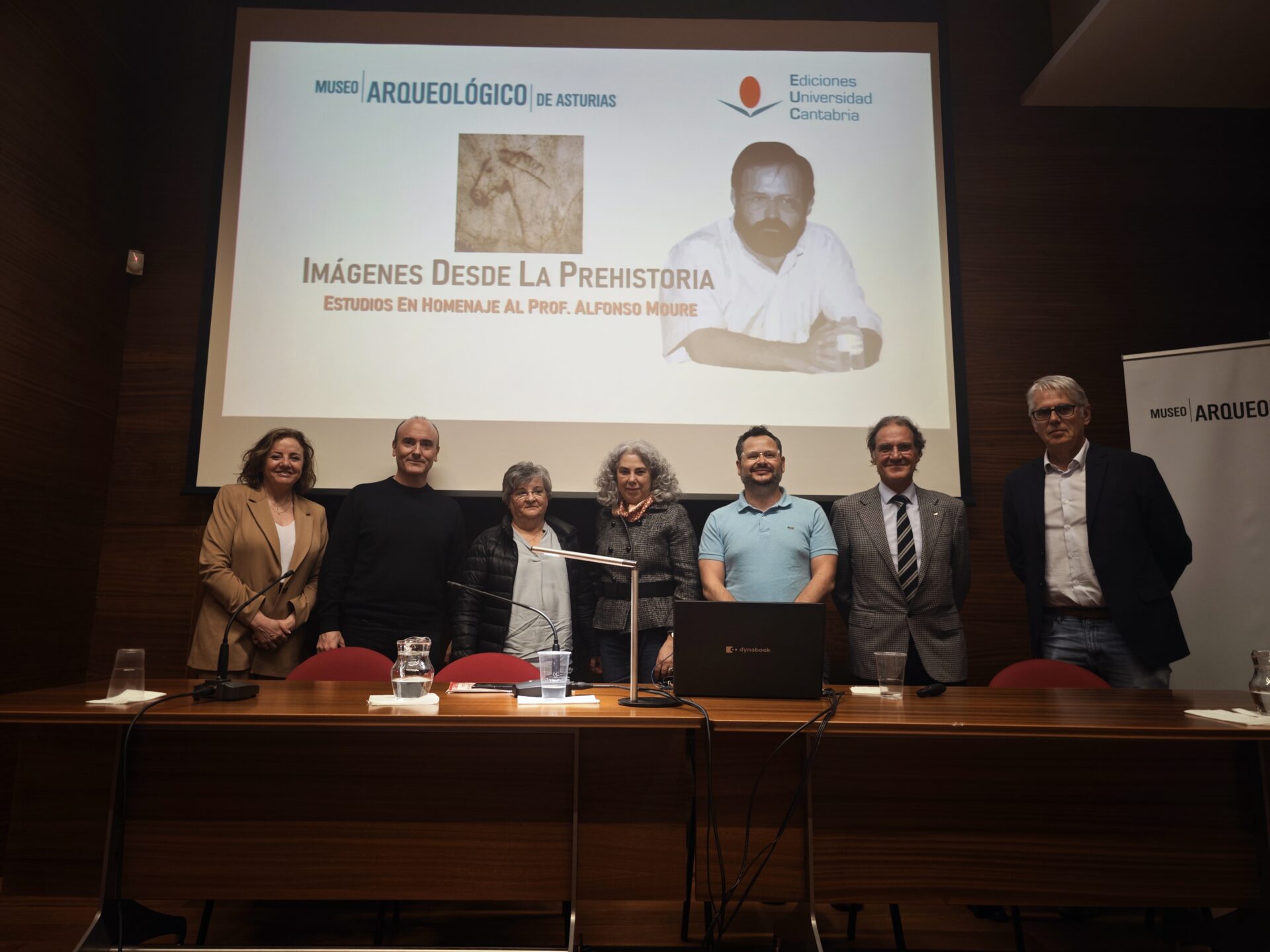 Acto de presentación en Oviedo del Libro Homenaje al profesor Alfonso Moure