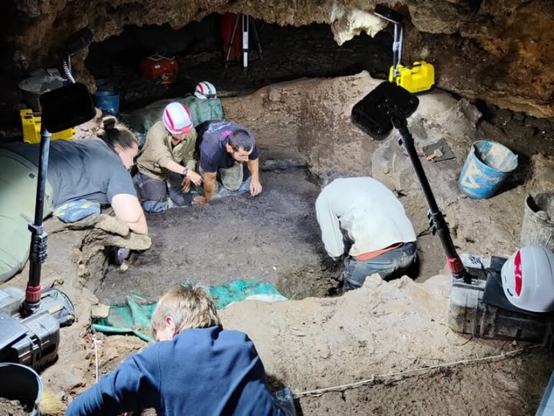 Cueva de La Chora y Mirón