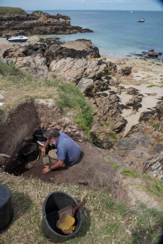 En la excavacion de Hoedic (Morbihan, Francia), 2019.