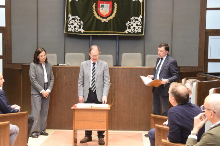 Acto de toma de posesión del nuevo director del IIIPC Pablo Arias Cabal